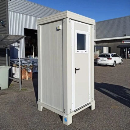 Nouveau module sanitaire S1 avec toilettes et lavabo